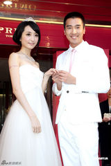 组图：赵又廷柯佳嬿再演情侣 大方贺阮经天入围金马 