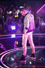 组图：快男9进8集体爆发 小强遭淘汰