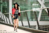 明星爱街拍：娄艺潇潇洒出镜 诠释夏日缤纷浪漫