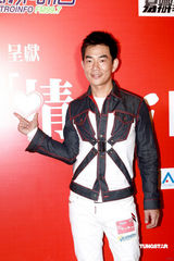 幻灯图：黎明率艺人为情人节开唱 与任贤齐合唱