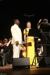 高清图：陕北民歌唱响欧洲 郝歌RNB曲风演绎