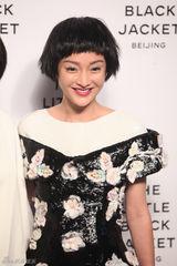 组图：拉格斐开摄影展 章子怡周迅等亮相