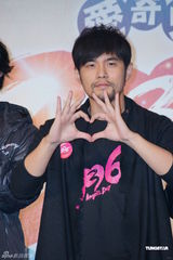 组图：周杰伦放言35岁结婚 寄望下一代有音乐天赋