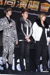 高清图：韩国五大组合天团开唱 SJ压轴掀高潮 