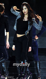 组图：少女时代BigBang等参加2012K-POP服装博览会