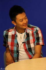 幻灯图集：景甜何润东印小天做客聊《我的美女老板》