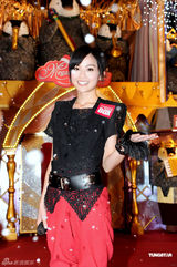 组图：阿Sa(蔡卓妍)将工作中度圣诞 男友生日欲送惊喜礼物