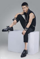 组图：凤凰传奇将发新专辑 曝新造型写真