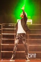 组图：SHINee与EXO-K等K-POP演唱会秀炫舞