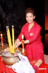 幻灯图：林保怡出演新戏 邓丽欣郑欣宜虚心讨教