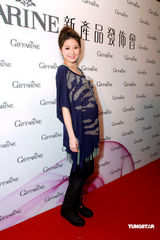 徐淑敏挺大肚出席代言 老公24小时不离身 