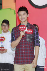 组图：田亮自曝儿女怕水 避谈郭晶晶婚事