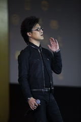 高清组图：2011微博之夜 汪峰《春天里》压轴
