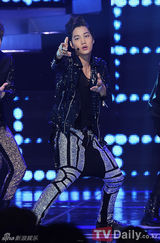 组图：EXO-K成员KAI迎接二十岁成人礼