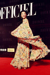 组图：黄奕亮相优雅盛典 称未受骂战风波影响