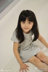 组图：5岁小萝莉走红微博 小天使萌化网友心