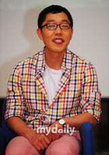 组图：韩惠珍将任节目主持 携手金济东亮相宣传