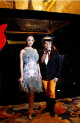 高清组图：姚晨蔡康永携手微博之夜压轴红毯