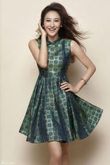 组图：曾泳醍最新写真 镂空短裙尽显轻熟气质