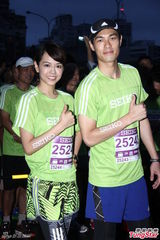 组图：杨佑宁宣传热血奔跑 扛亿元票房避谈女友