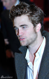 高清组图：《新月》英国粉丝见面会 斯图尔特雷人装