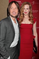 组图：《雪花秘扇》纽约首映 妮可-基德曼红装助阵