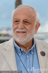 组图：《吸血鬼3D》发布会 托马斯“啃”导演