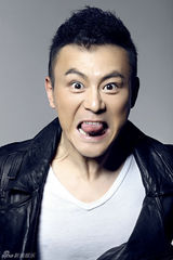 组图：李解表情写真搞怪多变 演绎多面人生