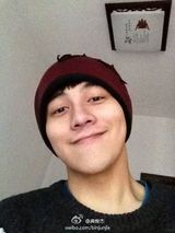 组图：天空哥宾俊杰帅气照 爱萌宠酷似倪安东