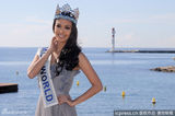 组图：世界小姐冠军海港拍写真 助阵戛纳电视节