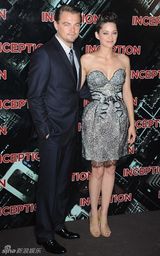 幻灯图集：《盗梦空间》巴黎首映 歌迪亚性感逼人