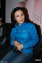 组图：杨千嬅巡回演唱会完结 压轴演出造型百变