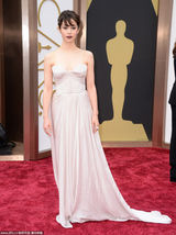 组图：86届奥斯卡红毯春风荡漾 女星争艳出高招