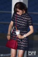 组图：少女时代泰妍Tiffany机场照性感优雅