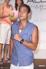 高清组图：彭于晏为手表代言 阳光帅气大秀健美肌肉