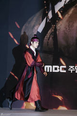 高清组图：韩版《仁医》发布会 宋承宪等主演出席