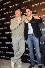 高清组图：刘涛秀白皙香肩 和成龙、F1车手同台