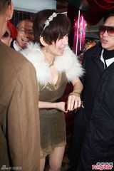 组图：陈奕迅加盟《金鸡》 吴君如秀事业线