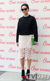 组图：T-ara孝敏孙丹菲等助阵潮牌开业礼