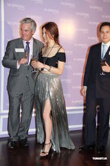 组图：徐子淇分享女儿趣事 有意举家看球赛