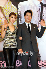 组图：《天堂牧场》发布 沈昌珉李妍熙助阵出席