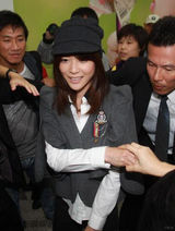 组图：上野树里台湾宣传剧集 与同剧女星关系好