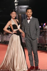 组图：女星助阵第48届台湾电视金钟奖红毯