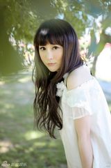 组图：袁菲拍梦幻写真演绎芭比风潮