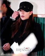 组图：众韩星积极参与总统票选 晒个性认证照