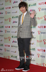 幻灯：少女时代音乐颁奖礼获6项大奖　喜极而泣