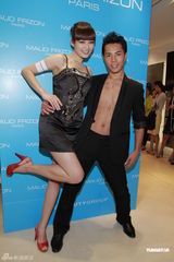 组图：吕慧仪大秀香肩美腿 杨洛婷陈君宜同场