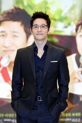 高清图：孔孝真李善均携手演新剧 两女主角美腿PK