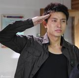 组图：《便衣警察》贾乃亮帅气剧照 展健康肌肉线条