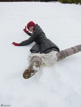 组图：舒淇度假写真曝光 雪地玩耍显活泼本色